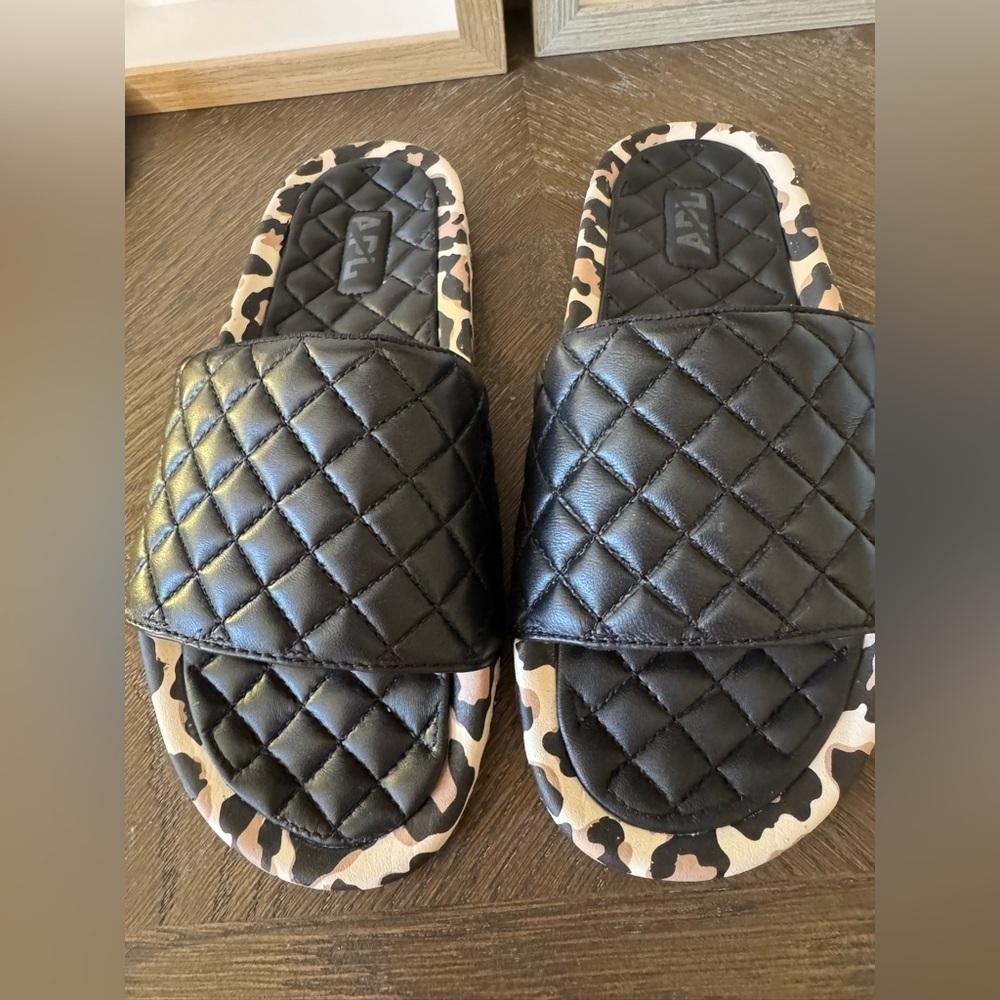 APL: Women's Lusso Slide, Black/Leopard, 7. NIB. Napa Leather - Picture 5 of 5
